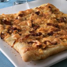 Alpine-Cheese-and-Bacon-Pizza