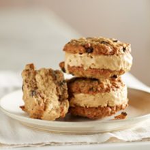 salted-caramel-ice-cream-sandwiches-with-spiced-cookies