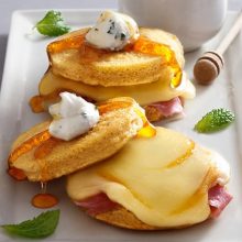semolina-pancakes-scamorza-prosciutto